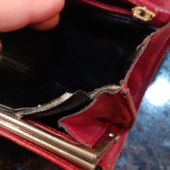 Chic Red Women's Wallet - Picture 6 of 9